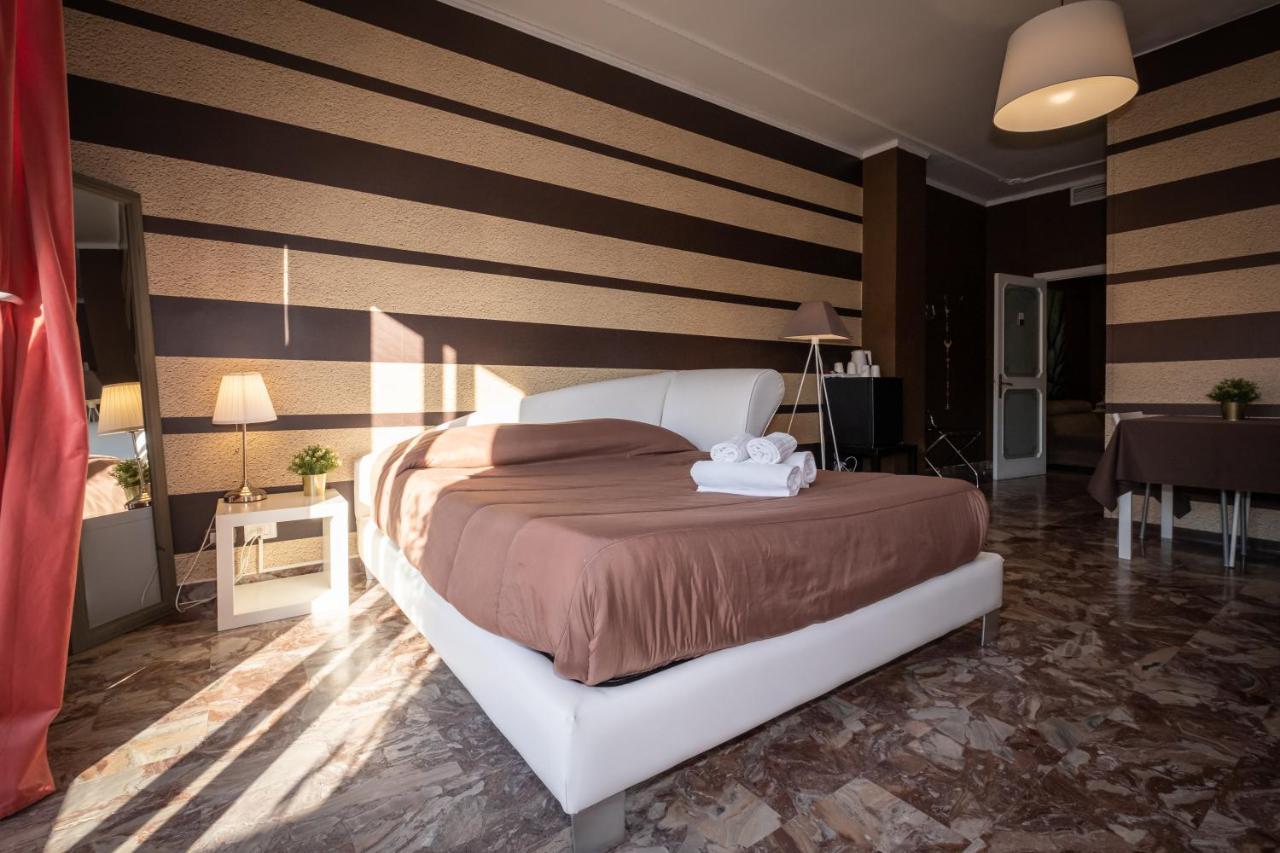 Cconforthotels R&B Semplici Emozioni バーリ エクステリア 写真