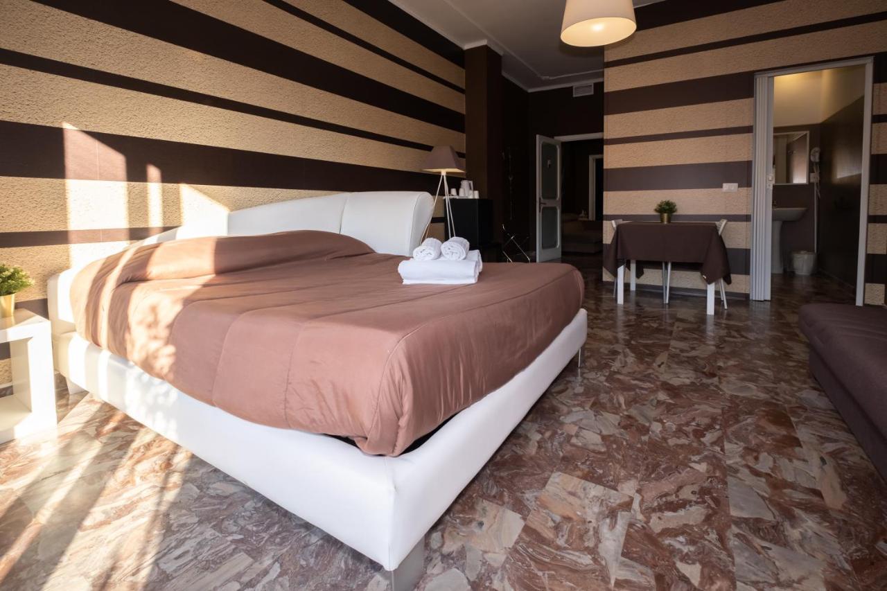 Cconforthotels R&B Semplici Emozioni バーリ エクステリア 写真