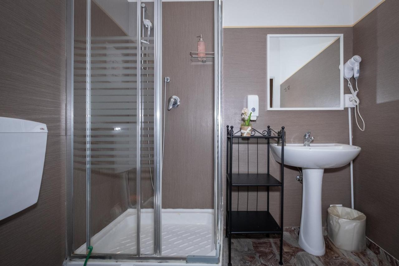 Cconforthotels R&B Semplici Emozioni バーリ エクステリア 写真