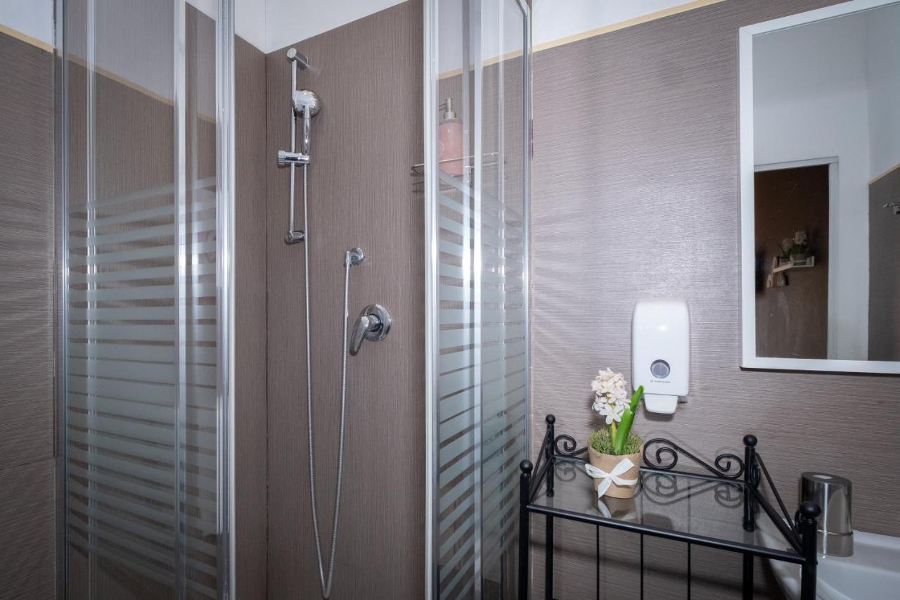 Cconforthotels R&B Semplici Emozioni バーリ エクステリア 写真